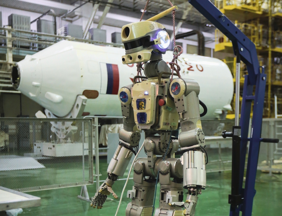 Spacecraft Carrying First Humanoid Robot Docks at ISS News
