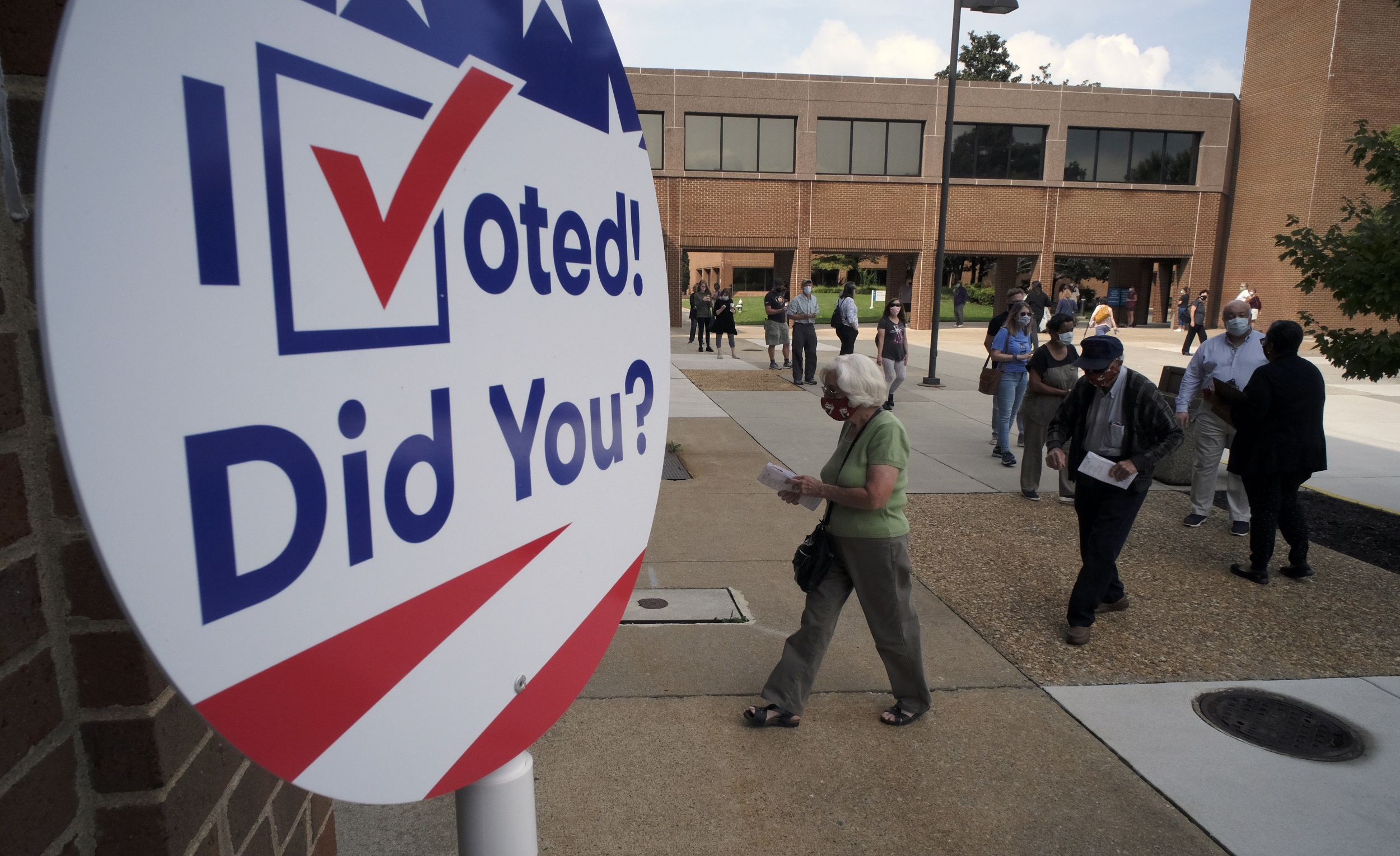 Judge Extends Virginia Voter Registration After Service Outage