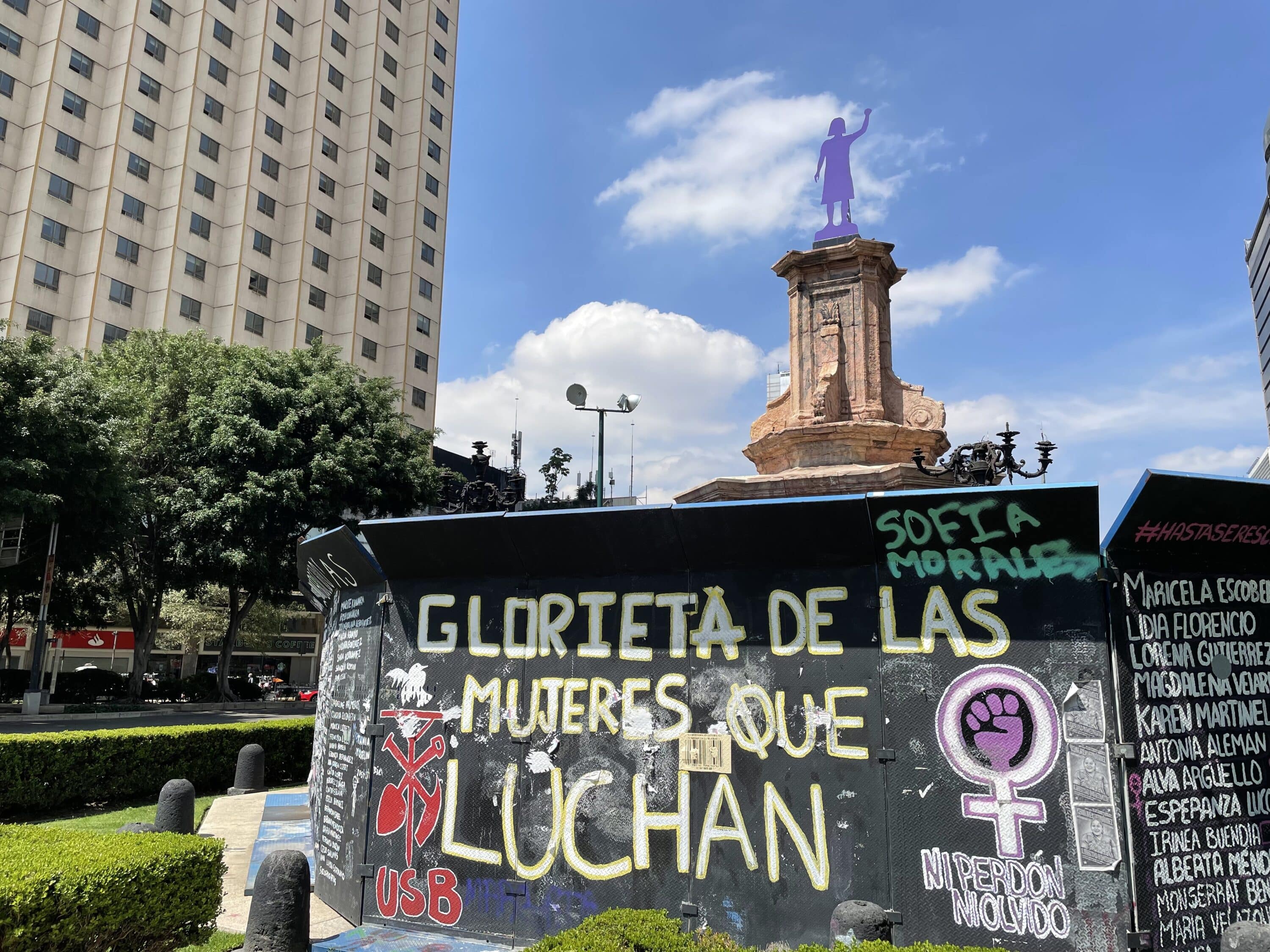 Monumento protesta en México: Gobierno sabe qué esconder